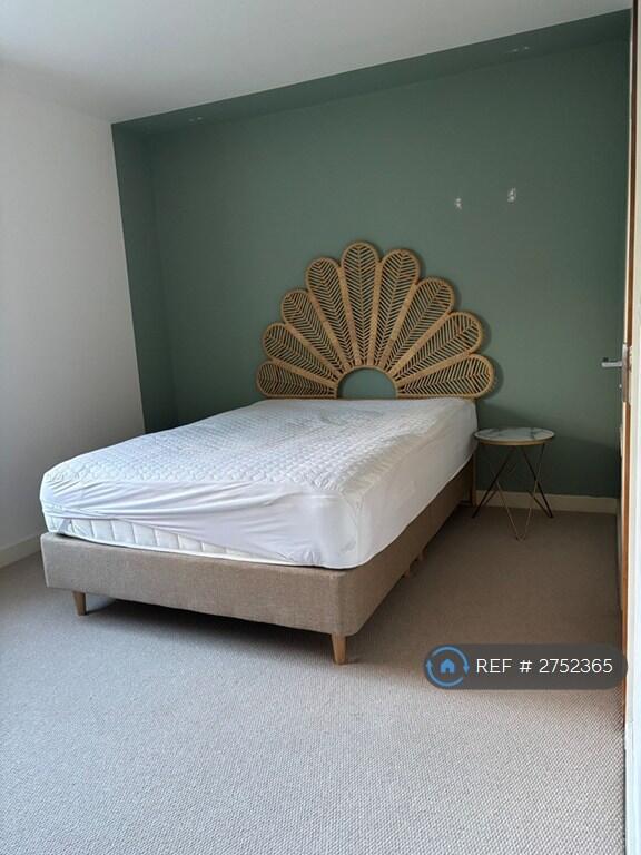 Main Bedroom With En-Suite Bathroom