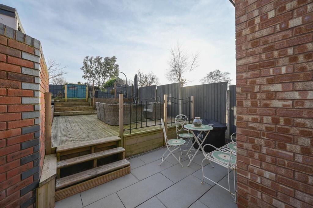 97 Wimperis Way (5 of 31).jpg