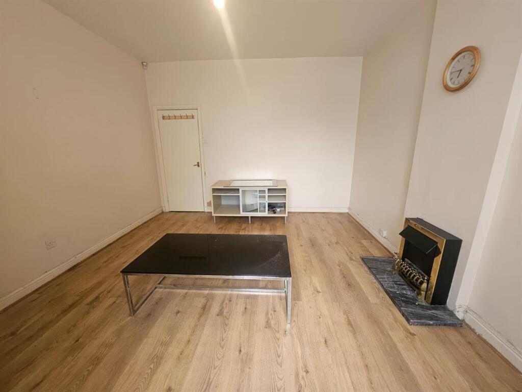 WhatsApp Image 2025-07-22 at 18.34.50 (3).jpeg