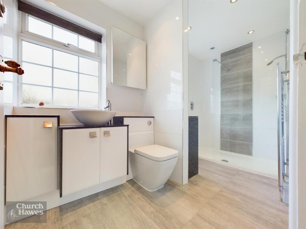 ensuite1.jpg
