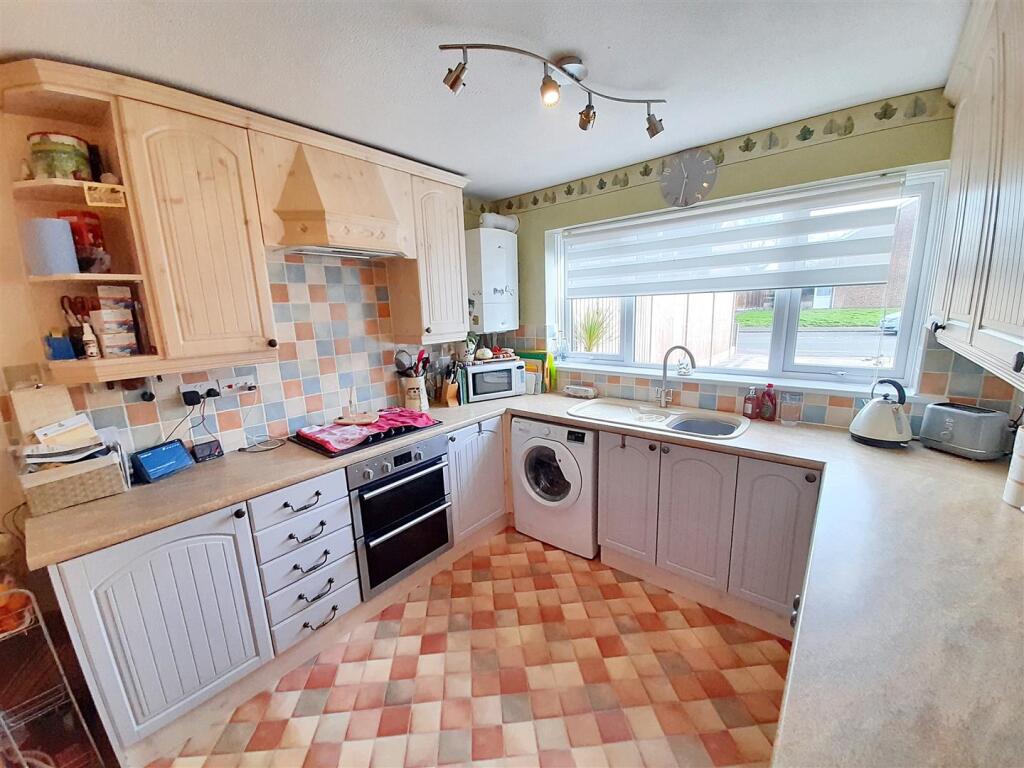 Kitchen / dining room