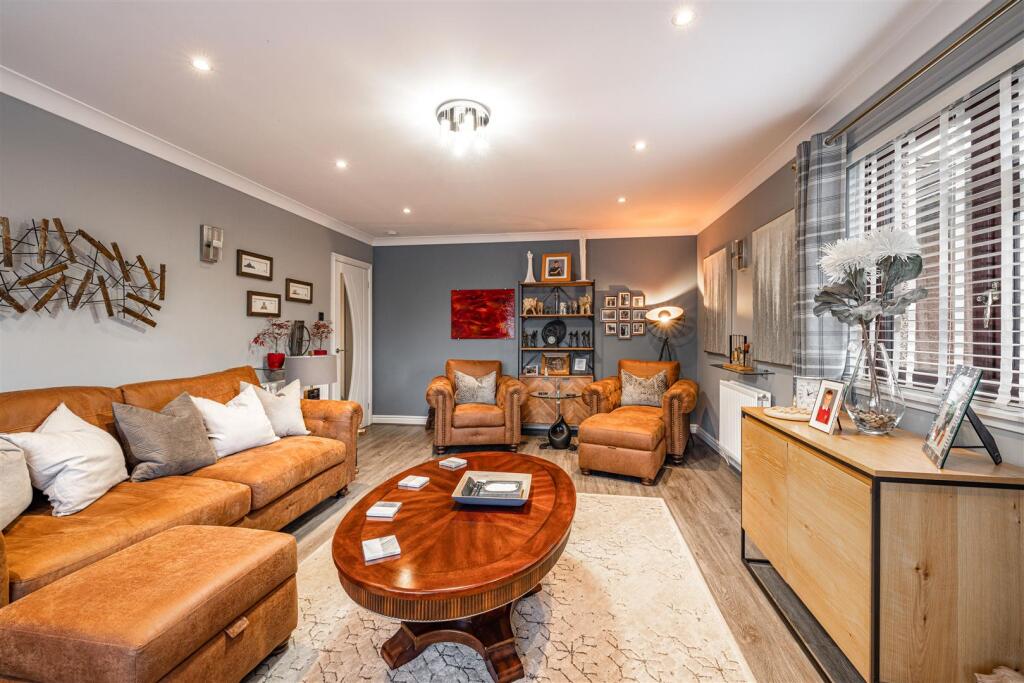 2 Kingsknowe Gardens Galashiels 08.JPG