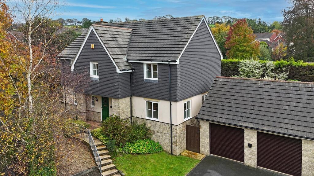 16 Woodford Gardens Drone 1.jpg