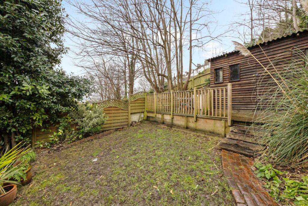 rear garden (3).JPG