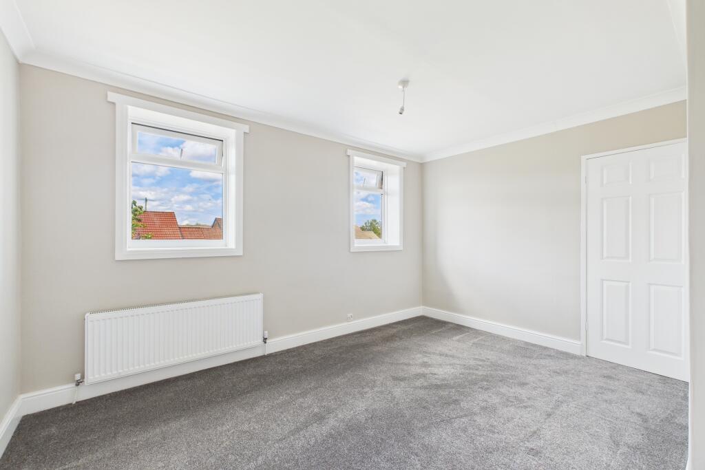 CAM04201G0-PR0107-STILL014