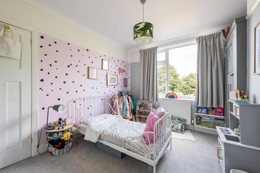 Wadham Avenue, E17