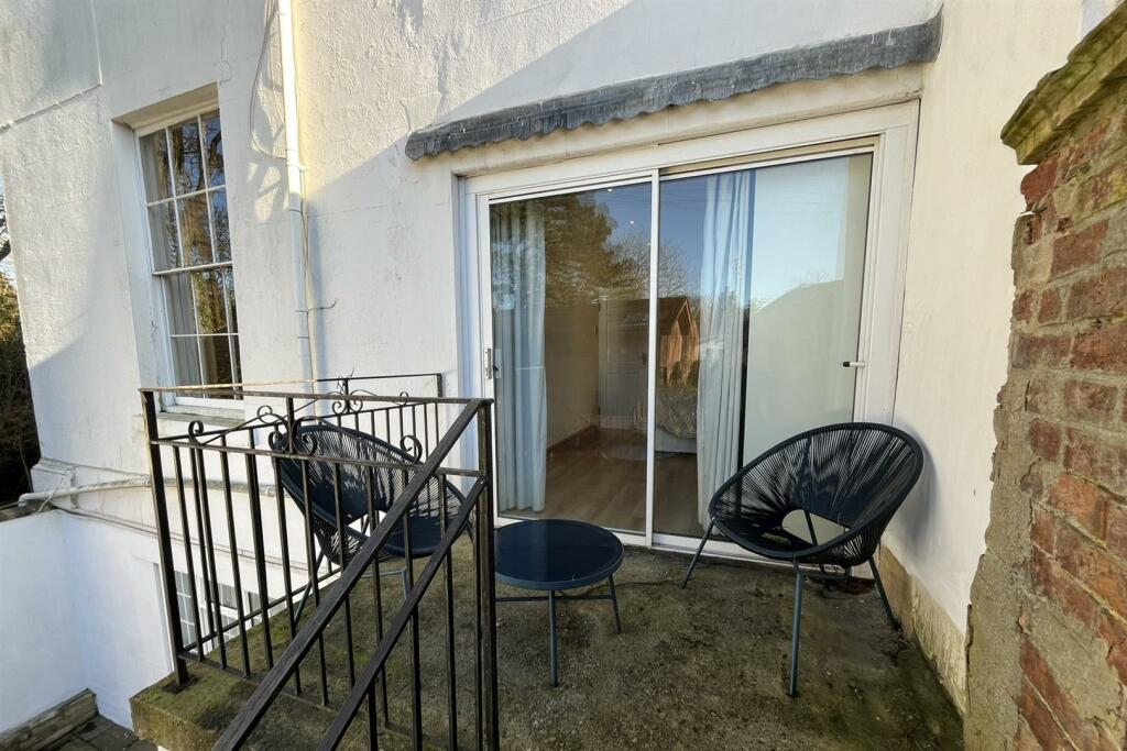 Flat 3, 110 Evesham Road, Cheltenham, Gloucestersh