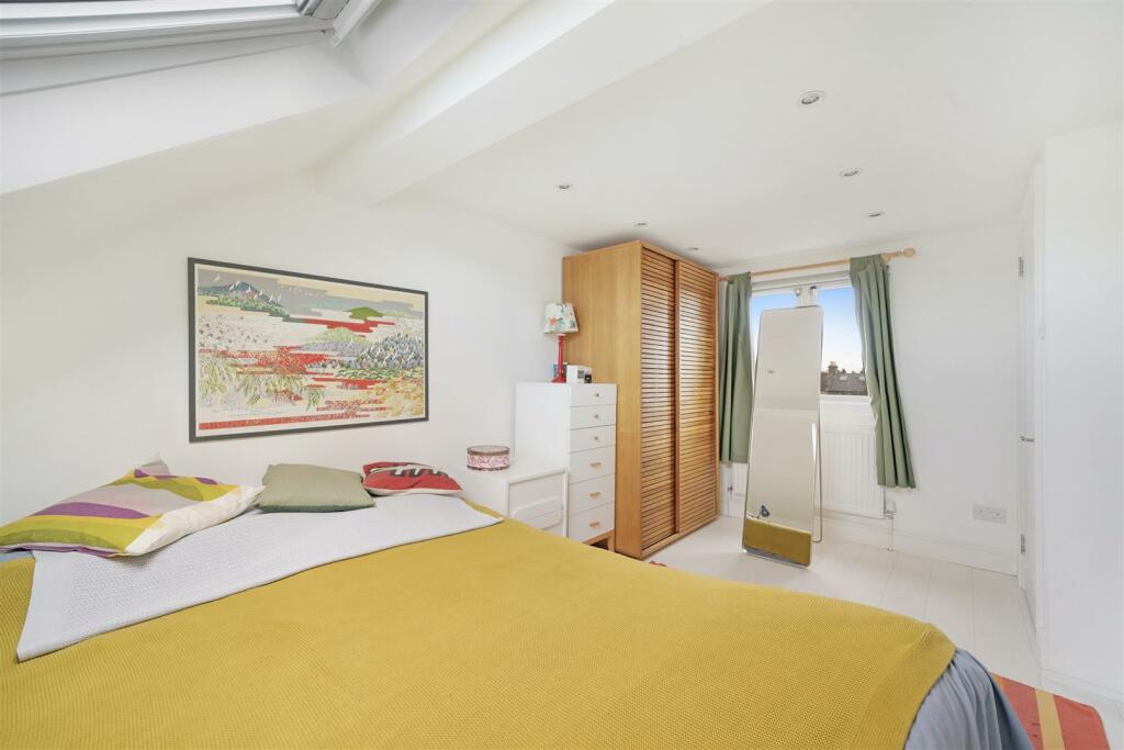 Lea Hall Road, E10