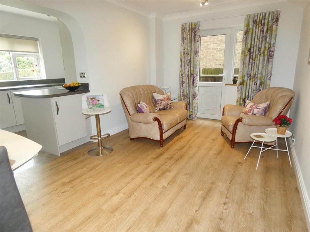 P1080742 (Large).jpg