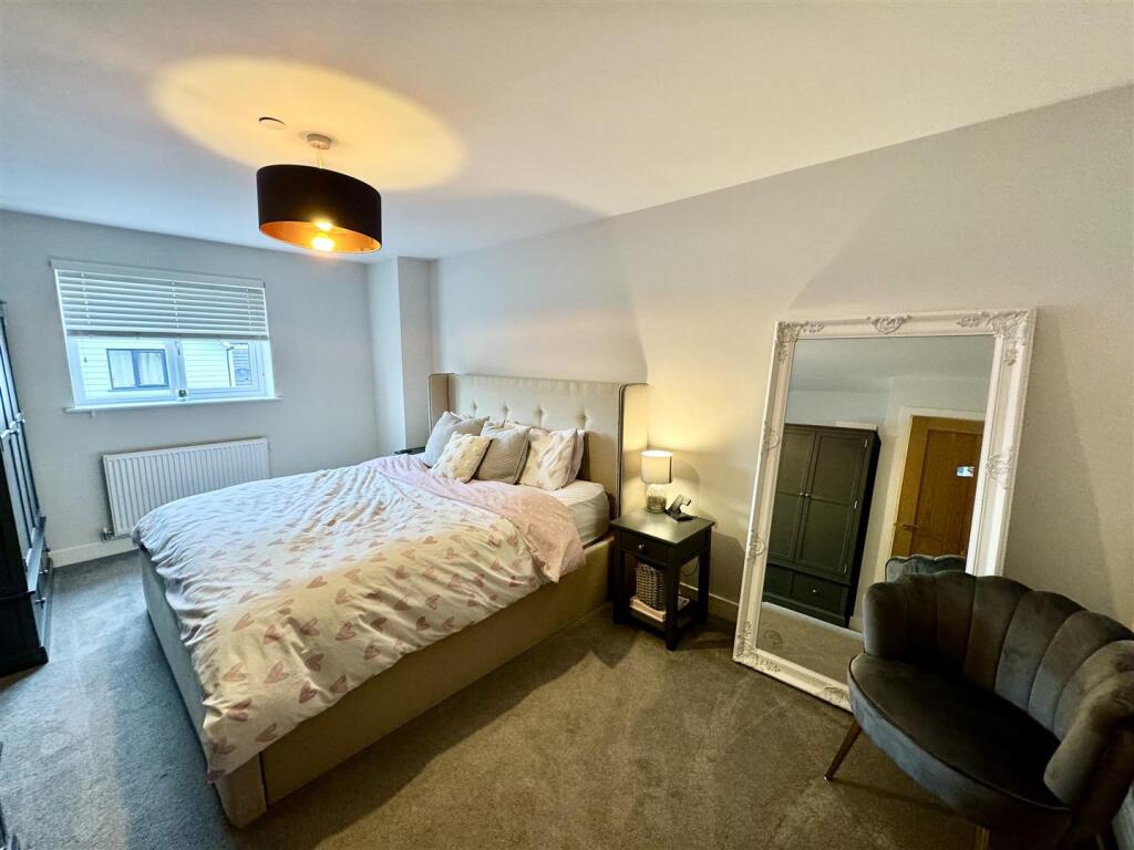 BEDROOM 1