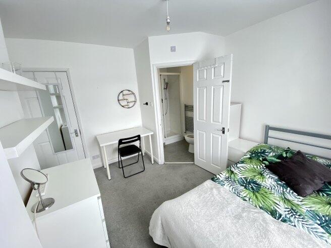 upper-court-road-kt19-8rd-934486