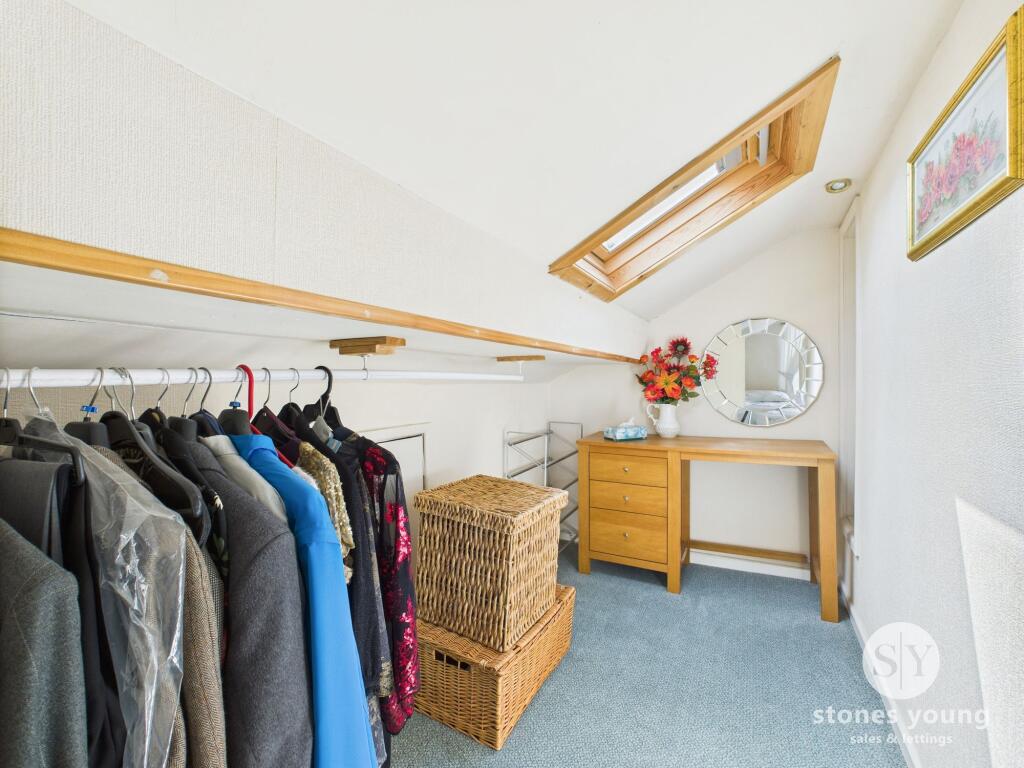 Walk in wardrobe