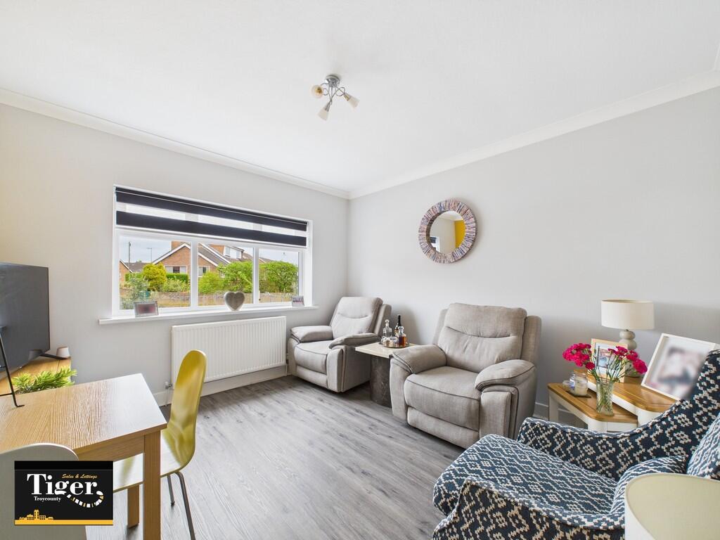 CAM02176G0-PR0552...