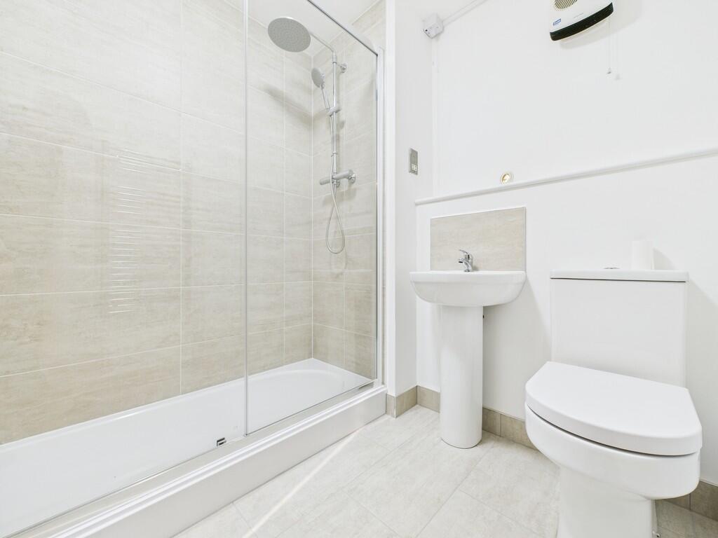 CAM04273G0-PR0094...