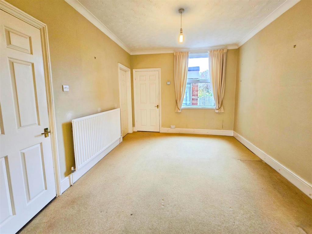 Queen-Street-Rushden-Terrace-home-best-estate-agen