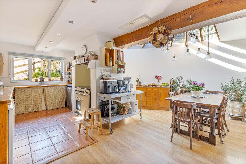 A14 - 9 Broad Park, Dartmouth - 250924.jpg