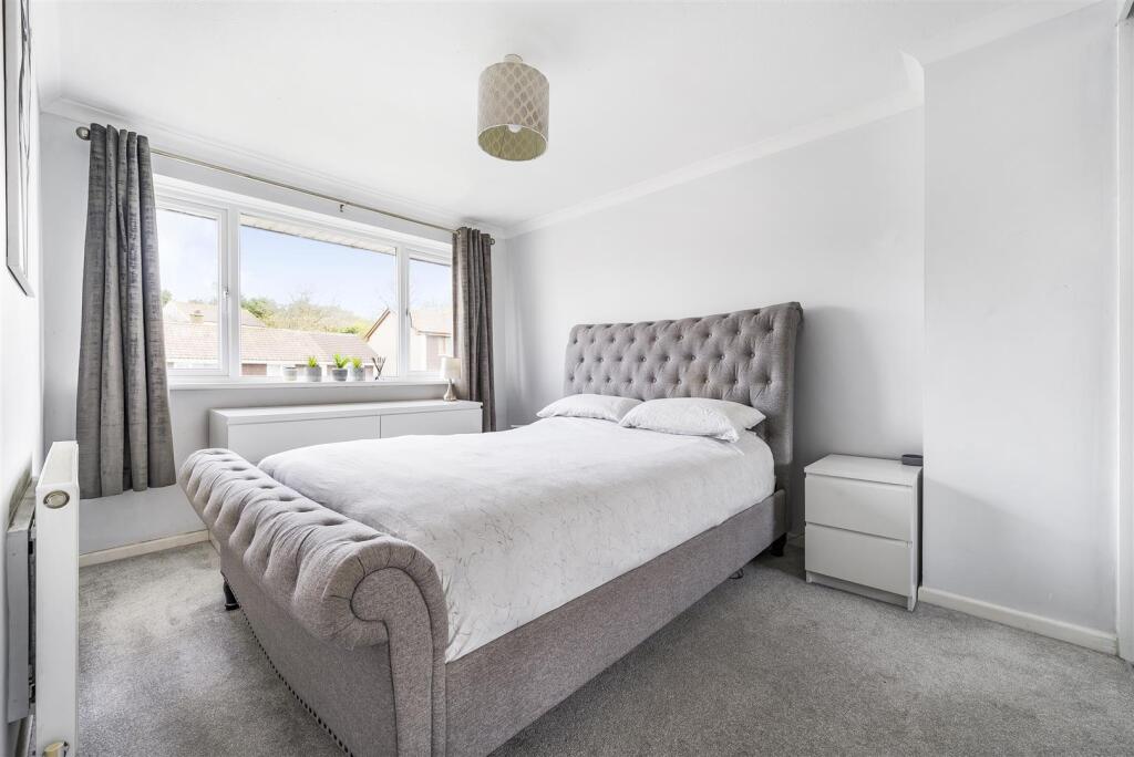 Bed 1.jpg