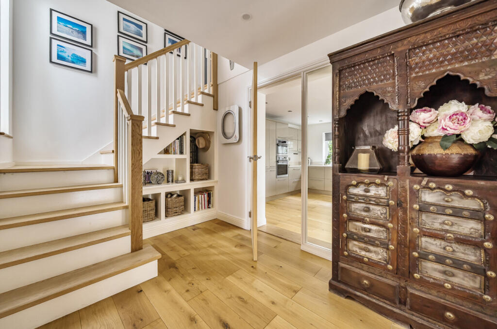 1345899-15-68b6d1...