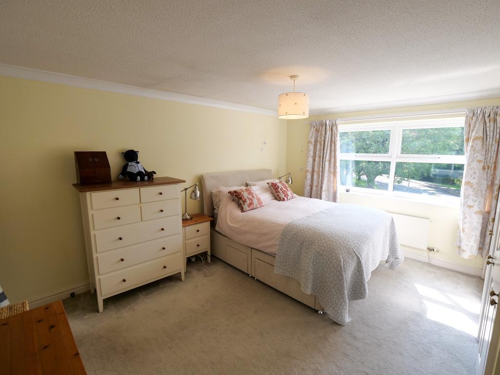 Master Bedroom Dual Aspect