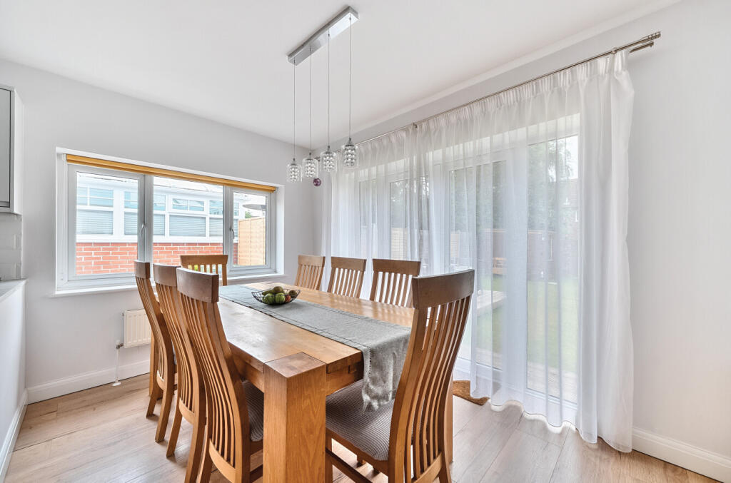 1302470-15-683822...