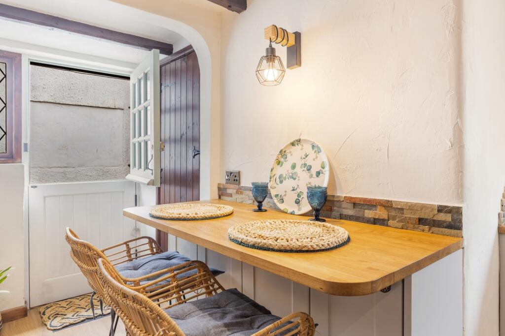 A08 - 393 Totnes Road Paignton - 250425