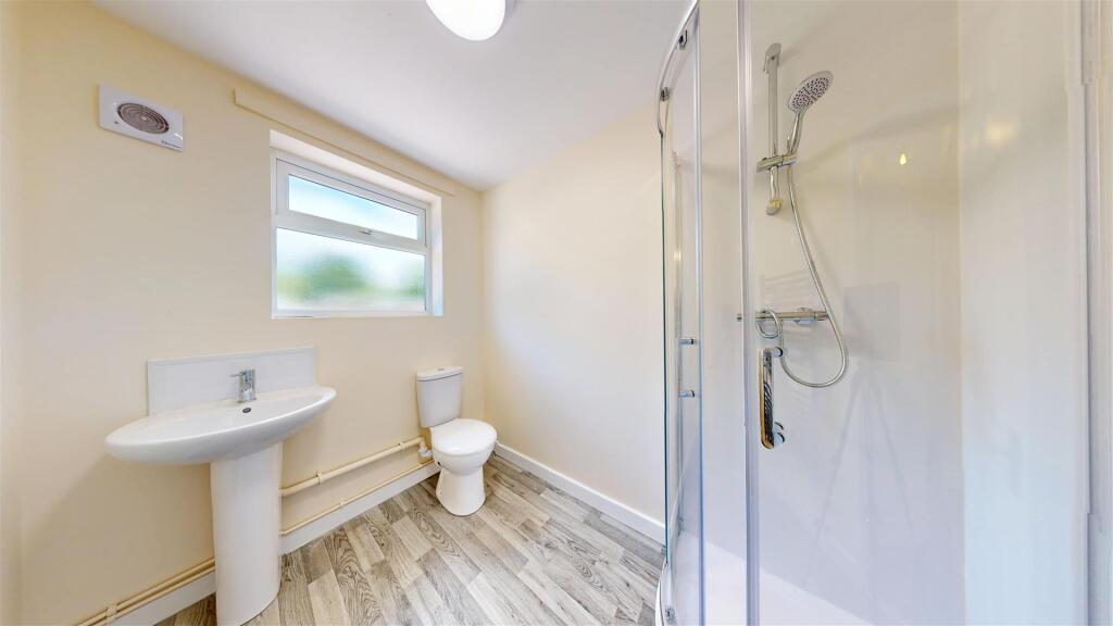 Broad Oak Cottage 6 Bathroom.jpg