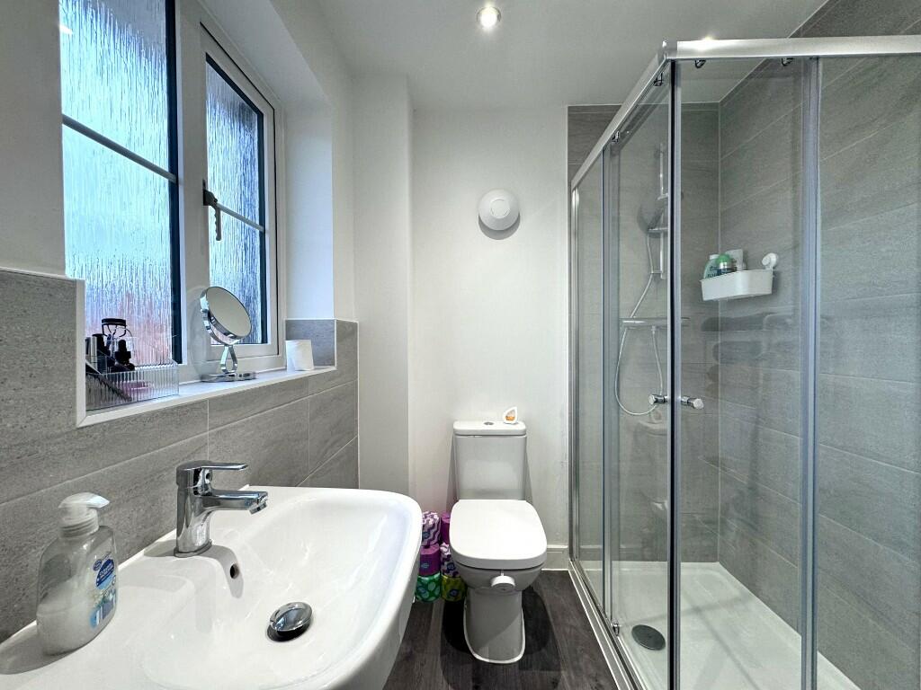 Ensuite in M Bedroom