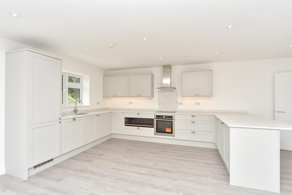 Kitchen/ Living Area