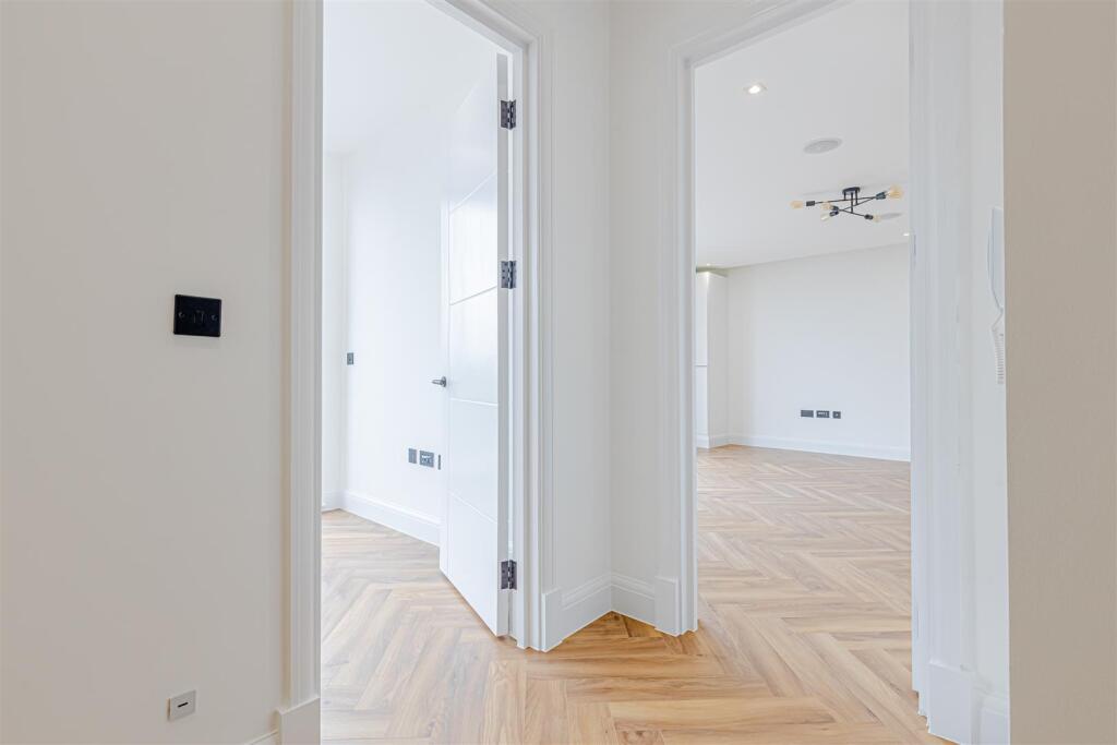 eninsula Court (23).jpg