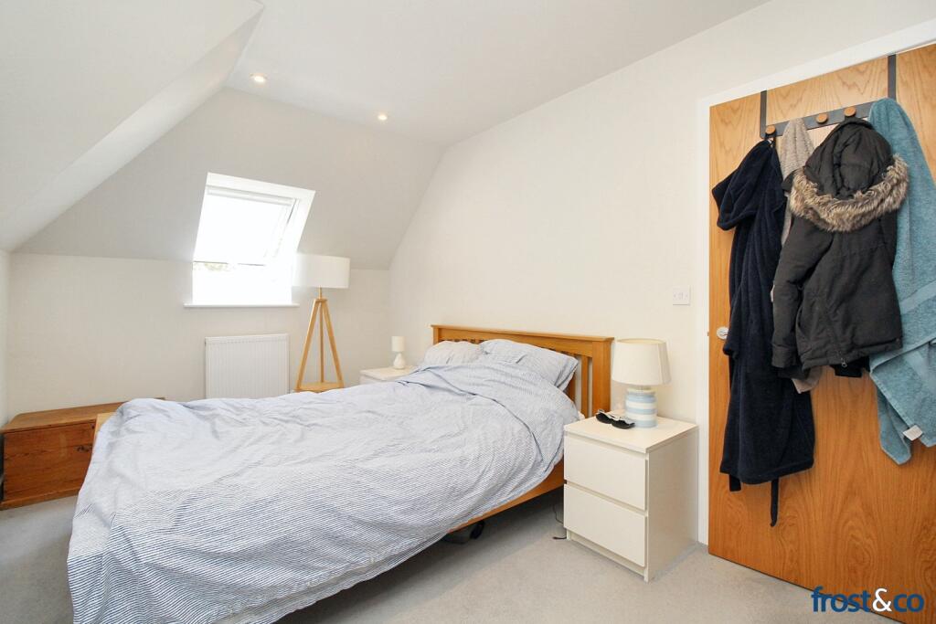 Master Bedroom (1)