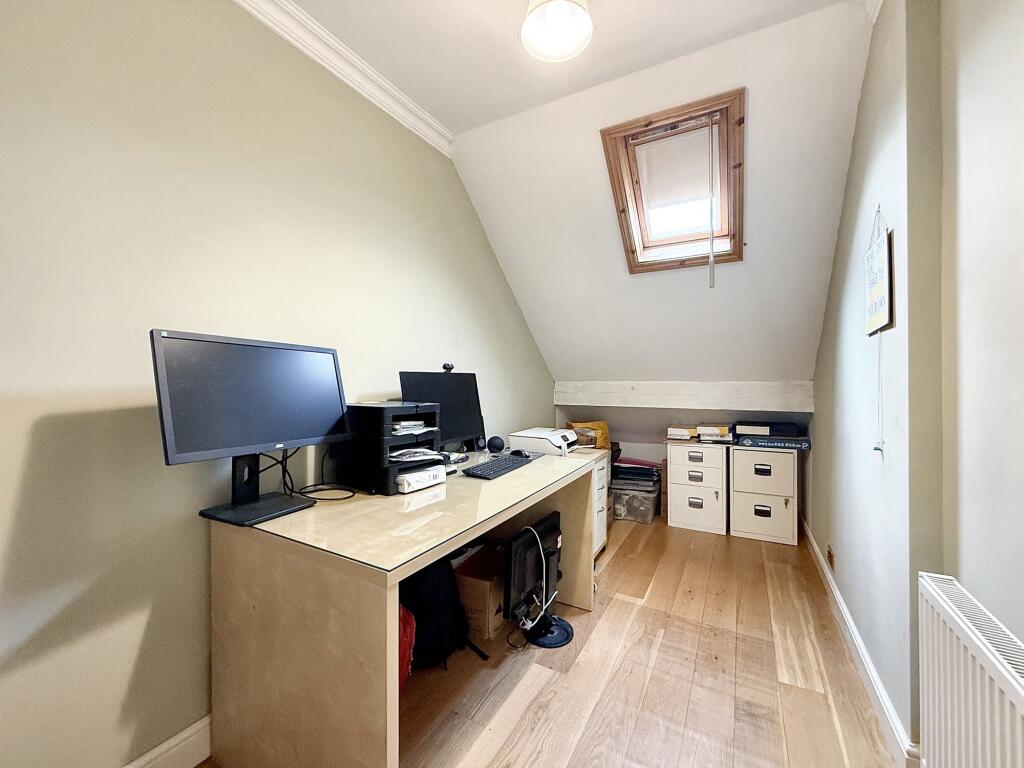 Bedroom 5/Office