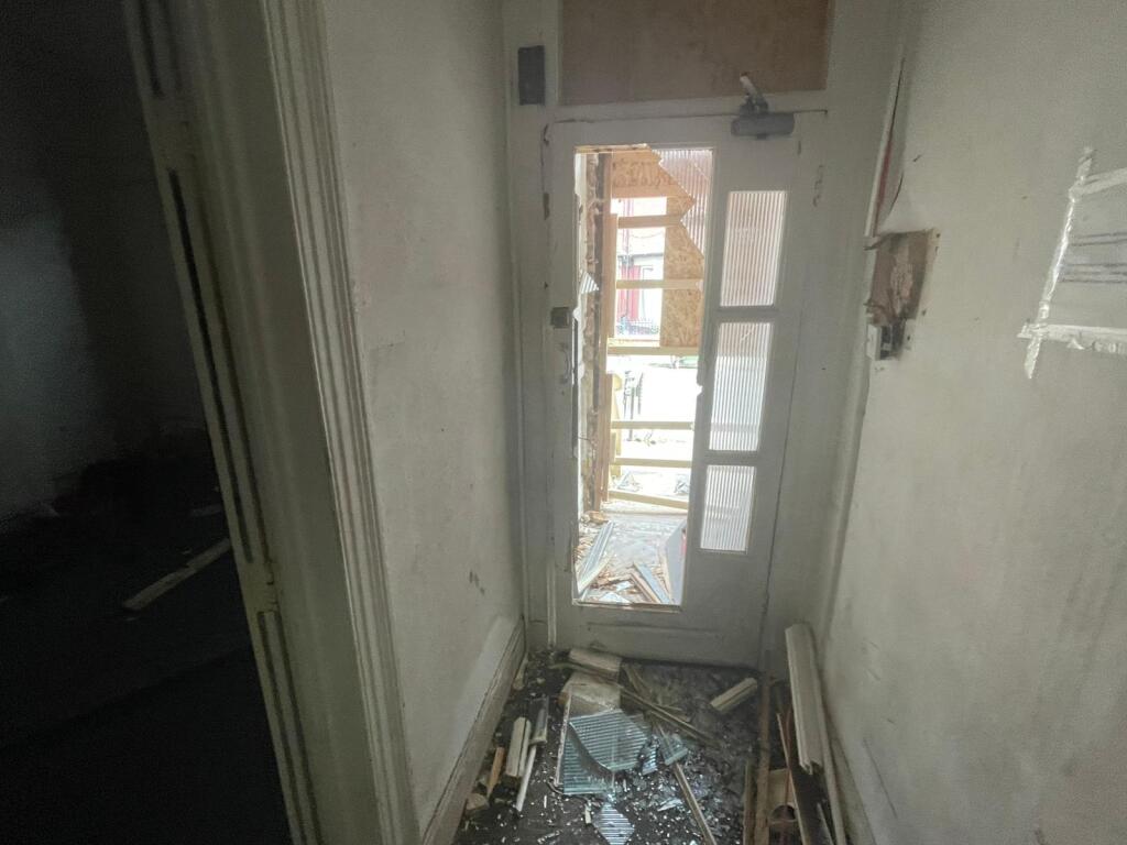 0e8d0d81-e3dc-4d94-834f-cf2c55a7b1a0 T202505301347.jpg