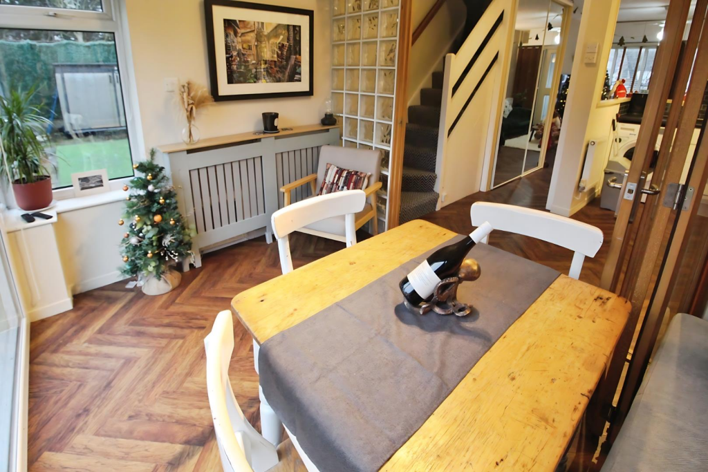 Dining Room 3.png