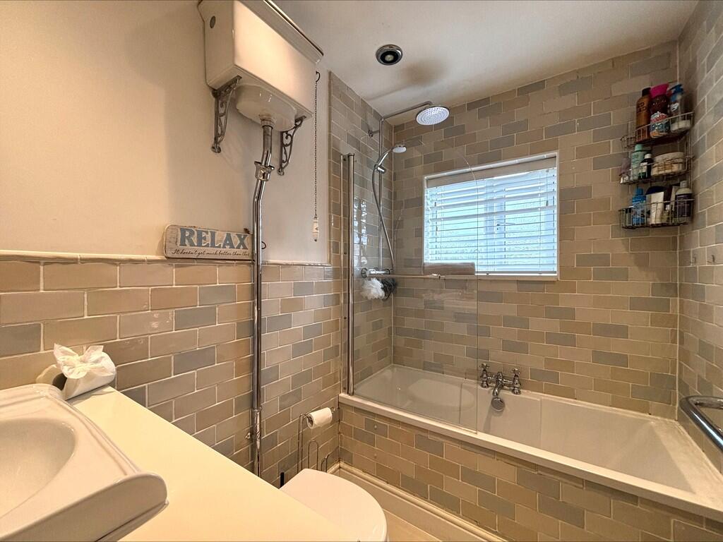 processed-E0D84CE...