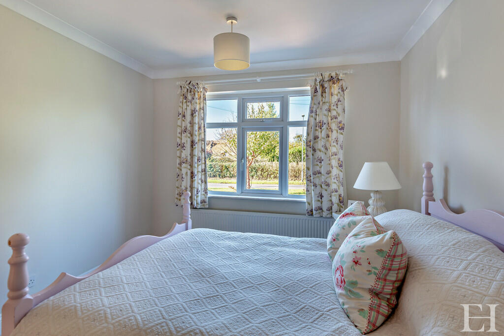8623735-interiorW...