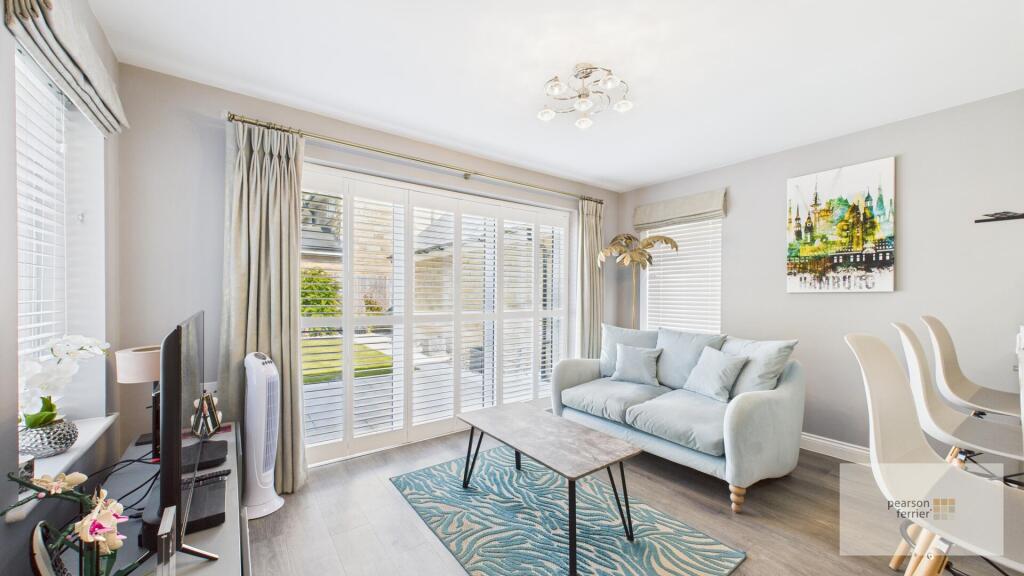 Kitchen sitting area