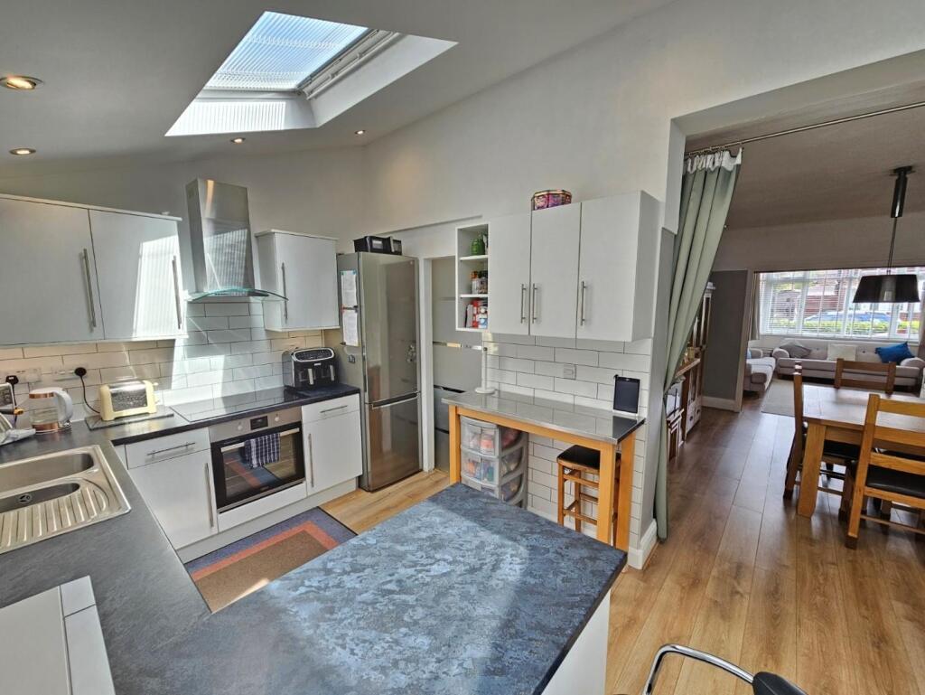 OPEN PLAN KITCHEN/BREAKFAST ROOM
