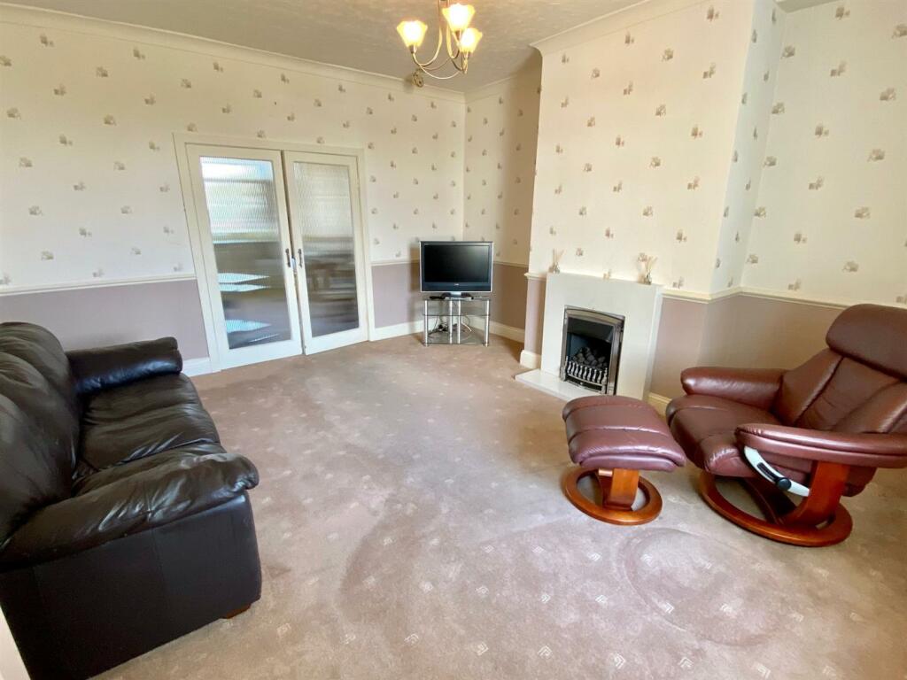 wellhouse lane 28 lounge 2.jpg