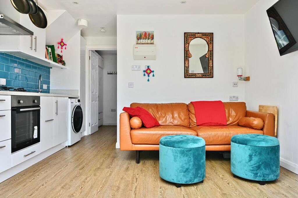 Living Room (Annex)
