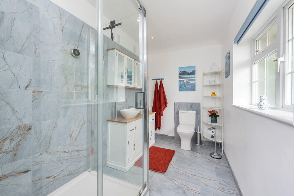 6 Fernhill Walk (...