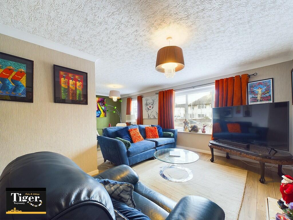 CAM02176G0-PR0429...