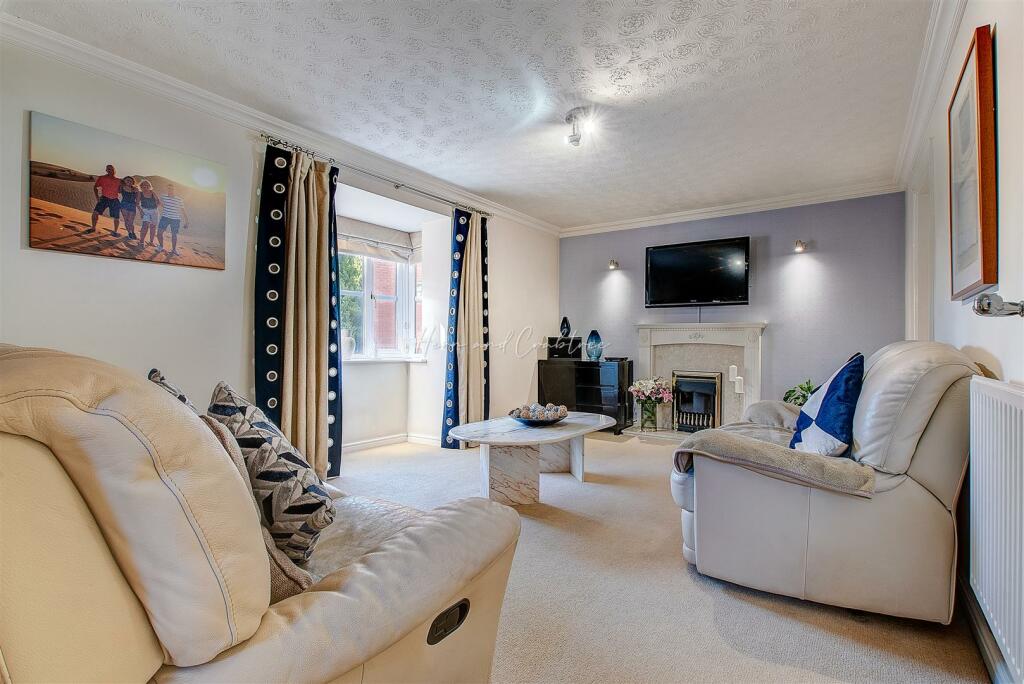 Ragnall Close, Thornhill, HernCrabtree (25).jpg