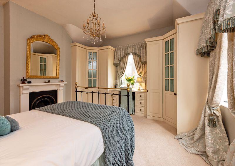 Master bedroom/ suite