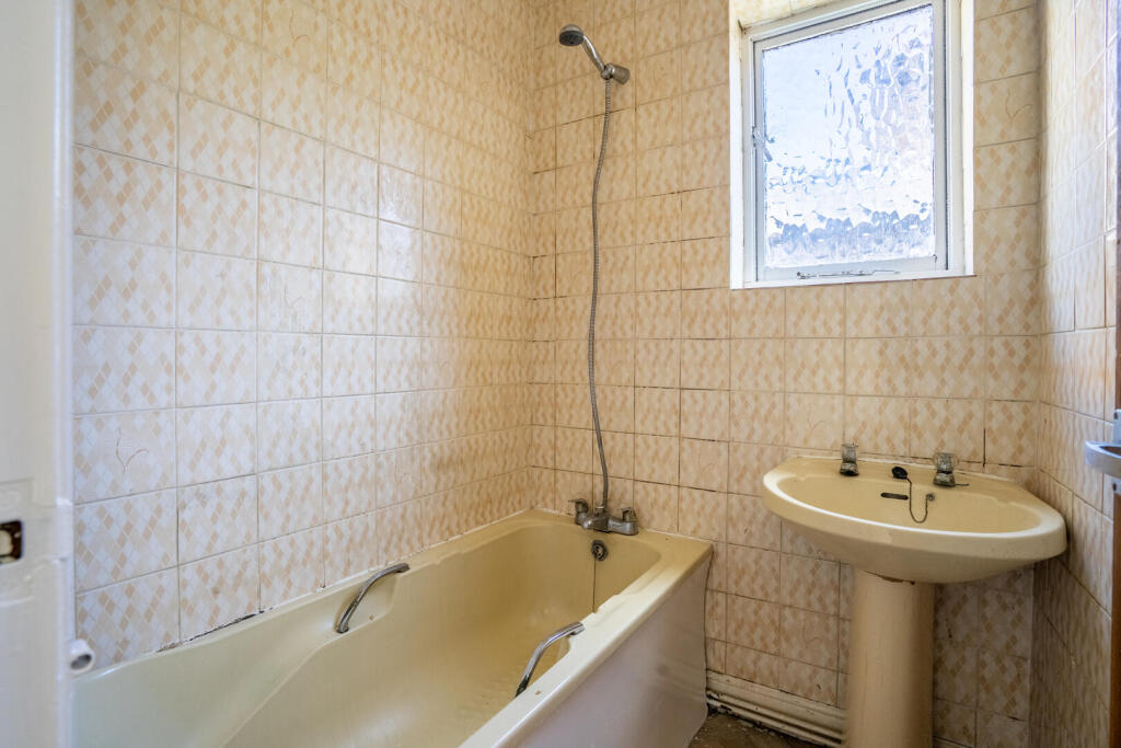 1st floor Bathroom