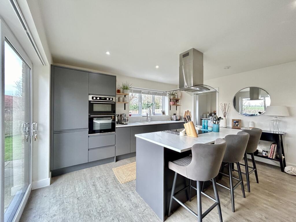 Kitchen main