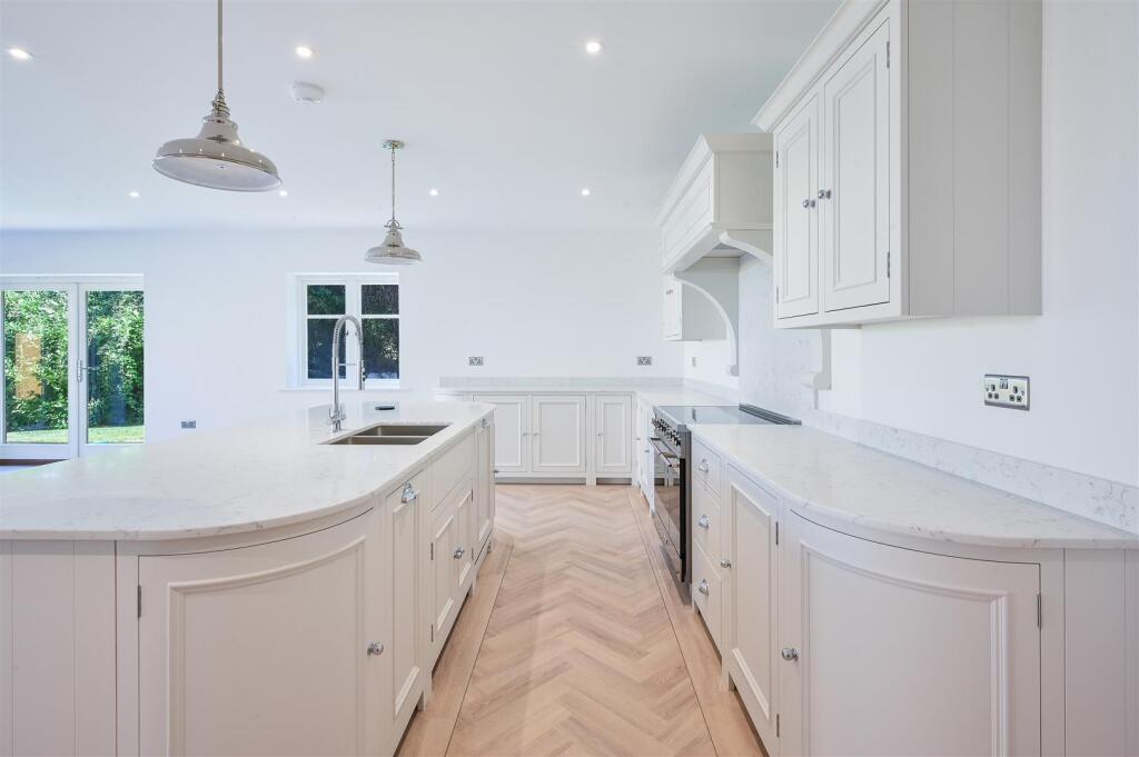 THE AVENUE,  PLOT 1- (5).jpg