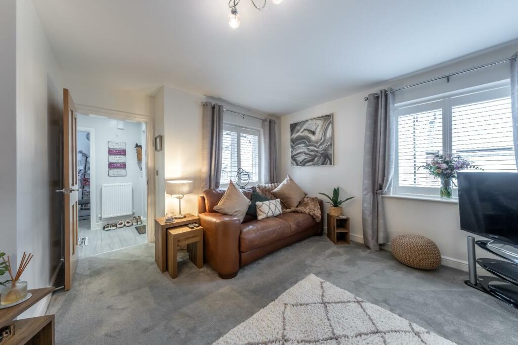 2 Bluebell Close-014.jpg