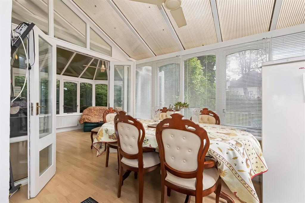 Conservatory/Breakfast Room