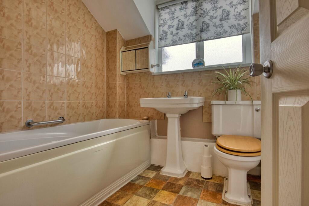 Ewemove Taunton Millers Way (21)