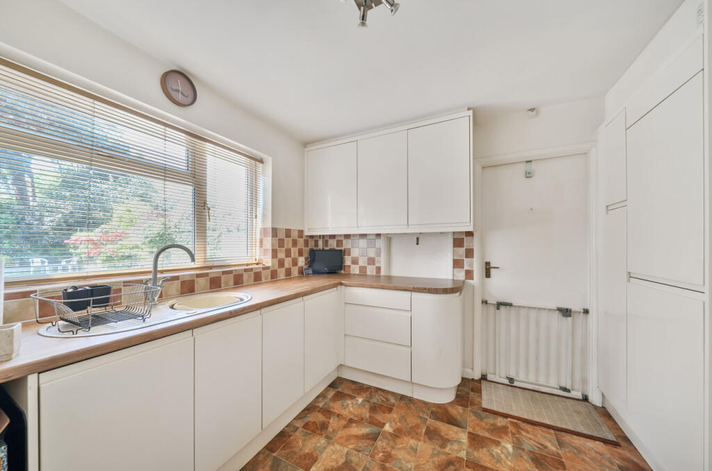 1312919-9-6853ebe...